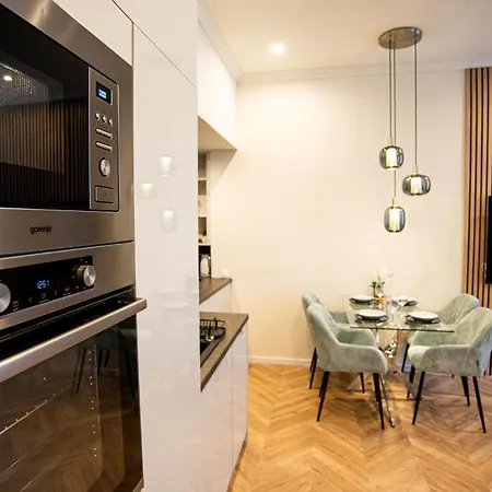 Apartament D3 - In The Center Of *