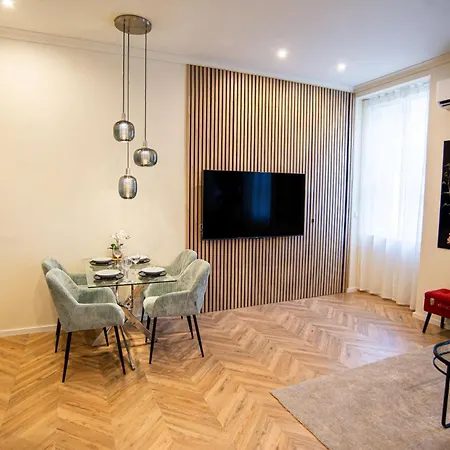 D3 - In The Center Of