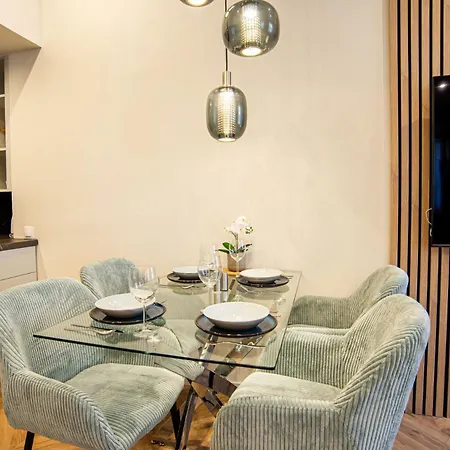 Apartment D3 - In The Center Of *