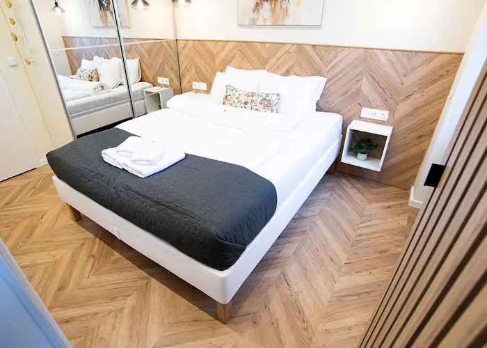 Apartment D3 - In The Center Of *